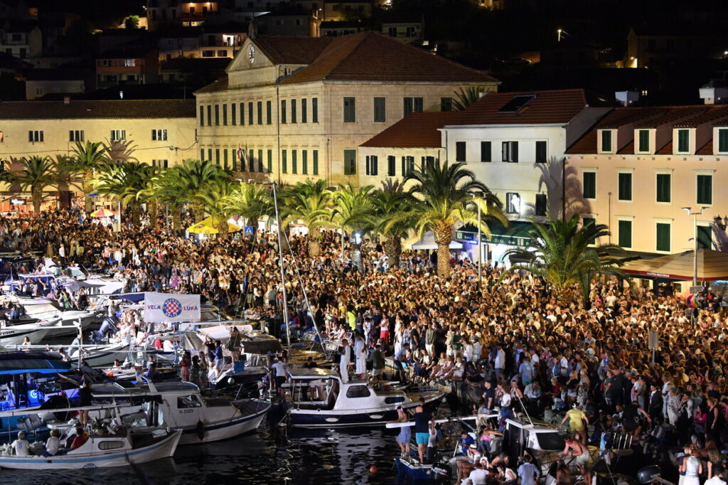 Osmi Trag u beskraju donosi četiri emotivna koncerta: Ne propustite ‘Prijatelje s baluna’ i ‘Nina Badrić & Ante Gelo Acoustic Orchestra’